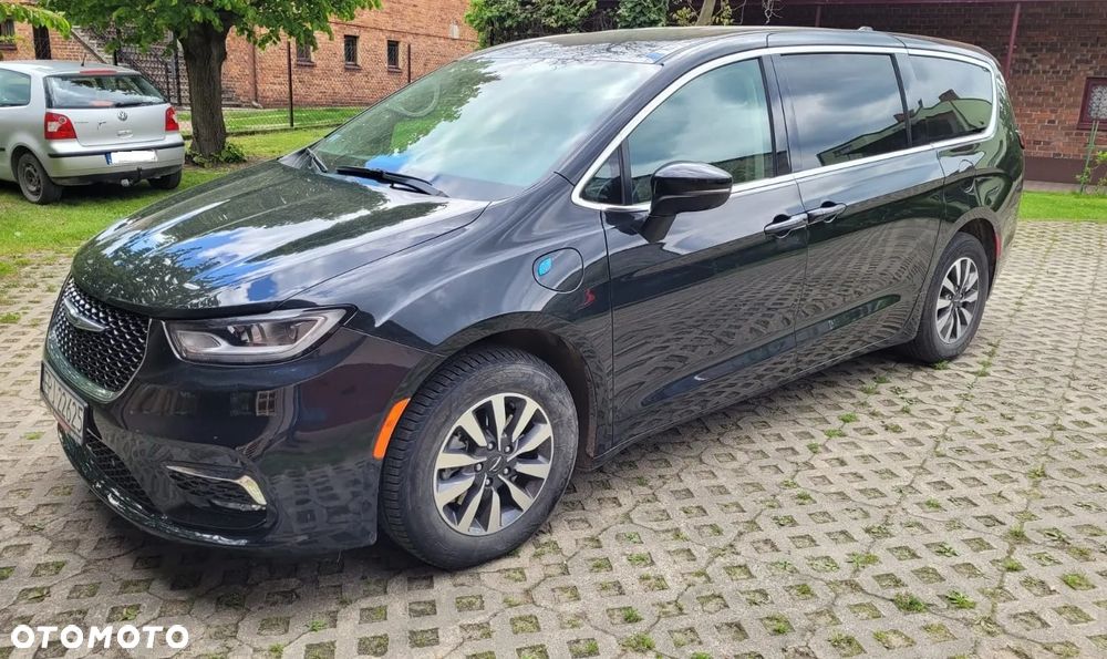 Chrysler Pacifica - 2