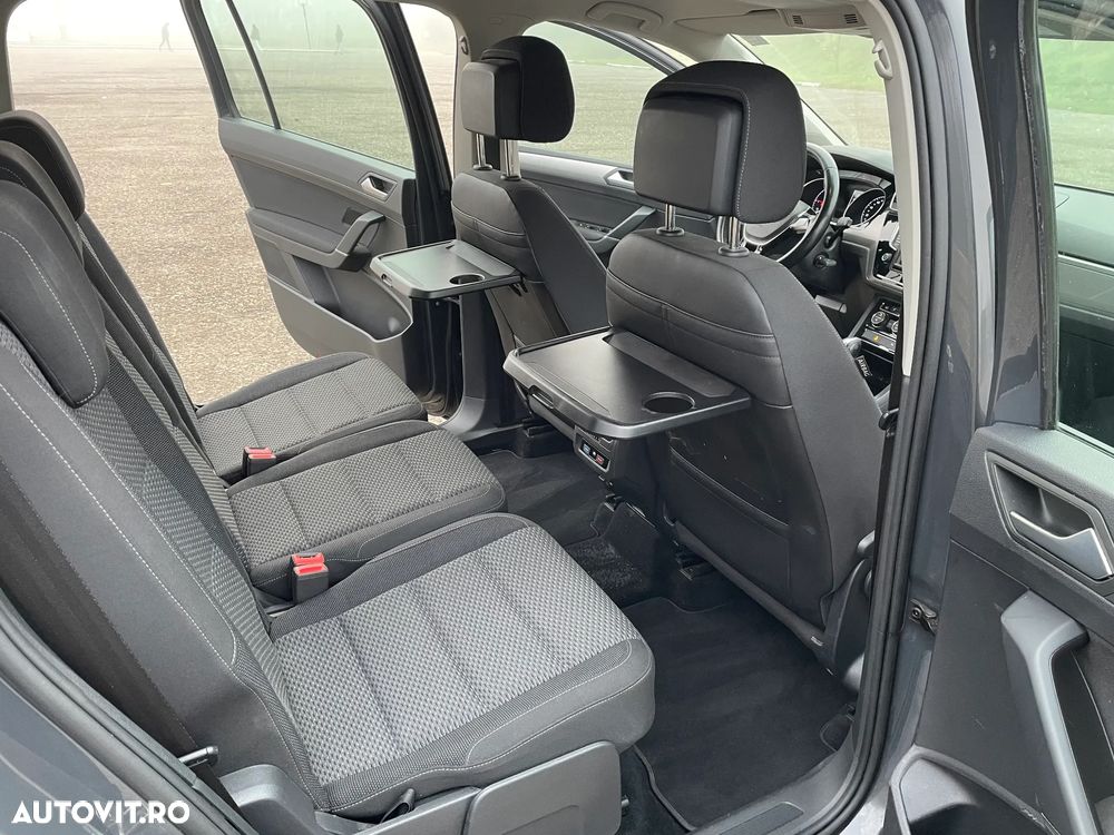 Volkswagen Touran - 13