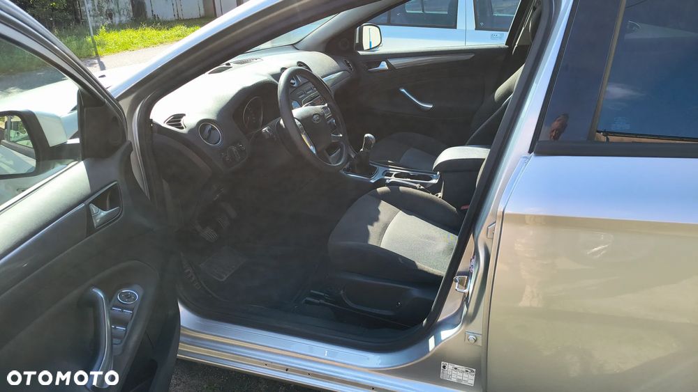 Ford Mondeo - 9