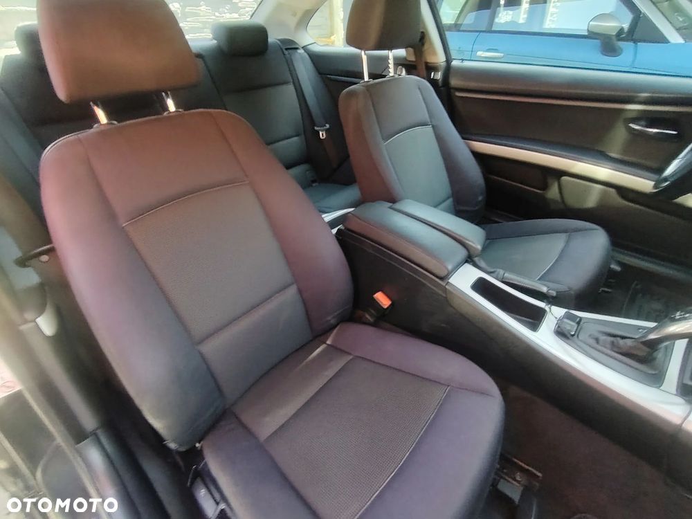 BMW Seria 3 320d xDrive M Sport Edition - 12