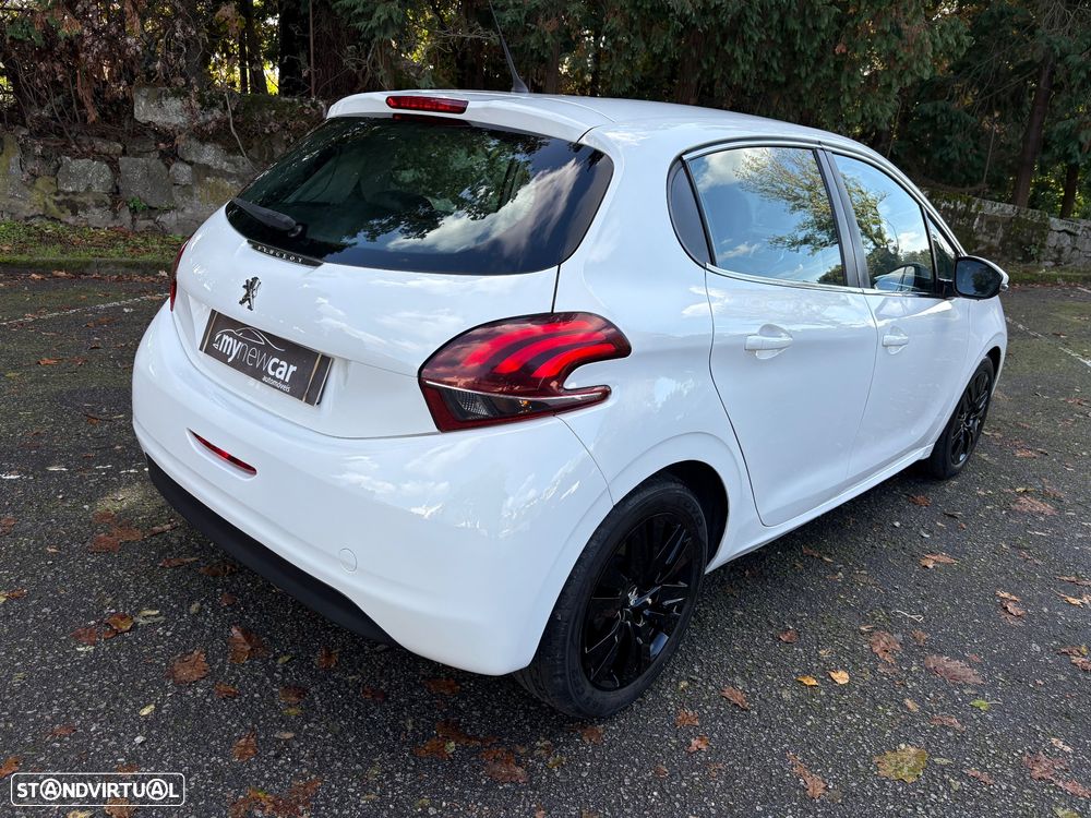 Peugeot 208 1.6 e-HDi Active - 11