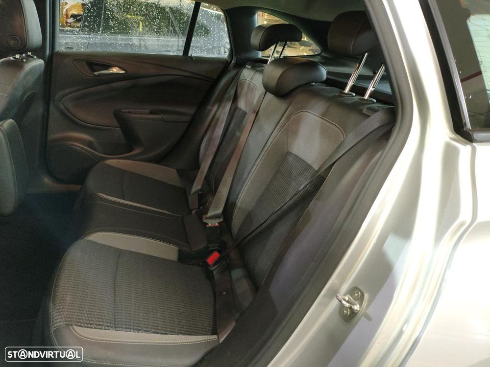 Opel Astra Sports Tourer 1.5 D Design & Tech S/S - 11