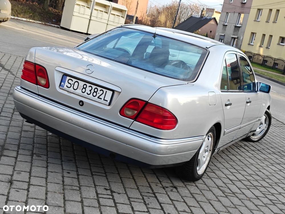 Mercedes-Benz Klasa E - 1