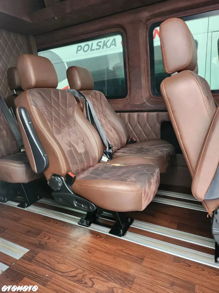 Mercedes-Benz Sprinter - 14