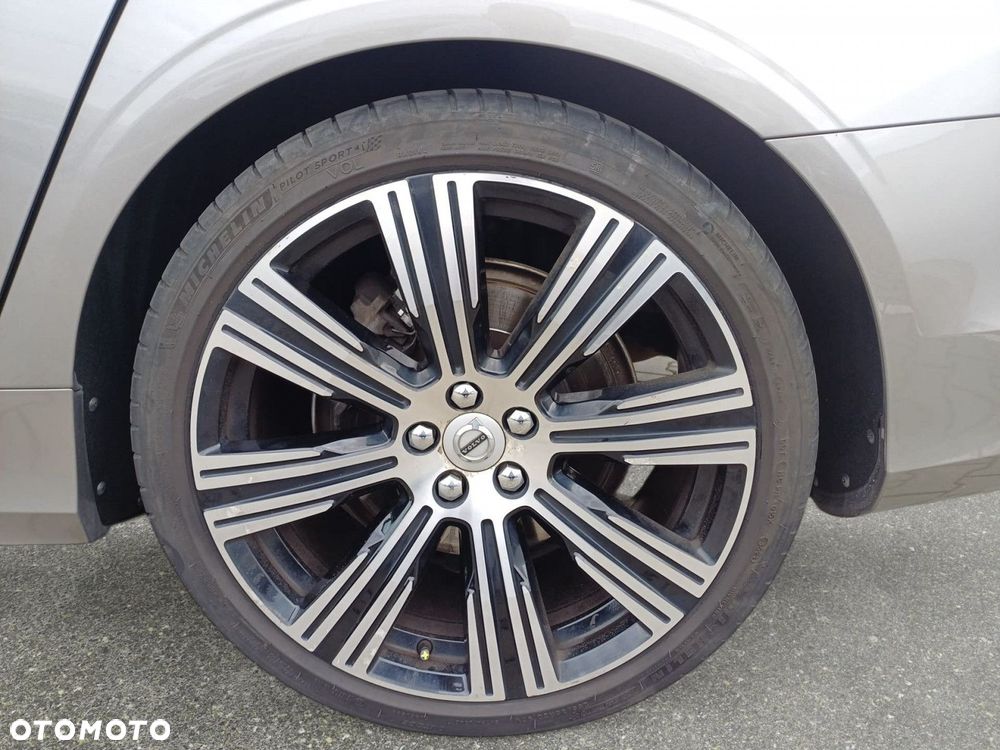 Volvo S90 - 19