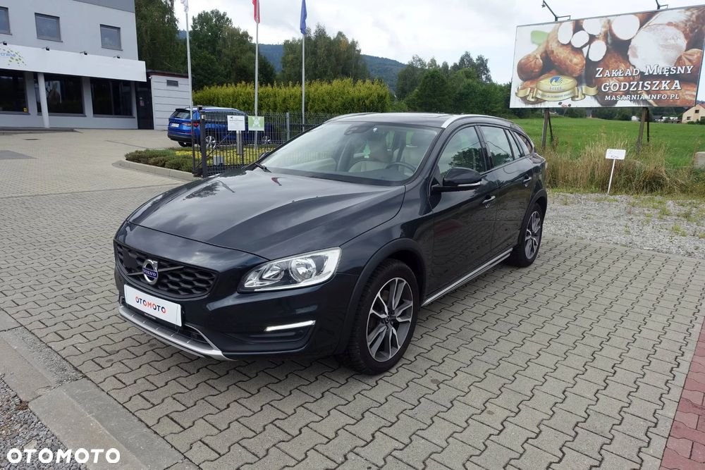 Volvo V60 Cross Country D4 Geartronic Summum - 1
