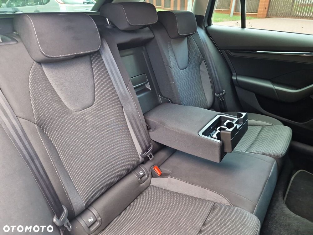 Skoda Octavia 2.0 TDI SCR Ambition DSG - 21