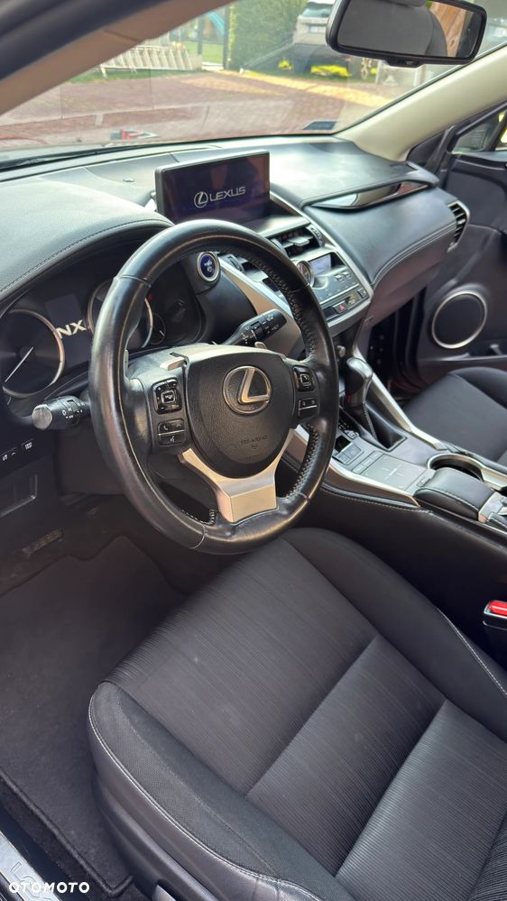 Lexus NX 300h Elegance + Business AWD - 8