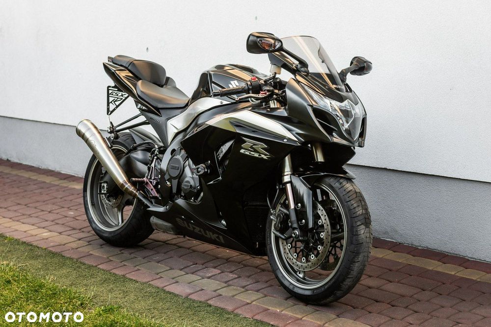 Suzuki GSX-R - 1