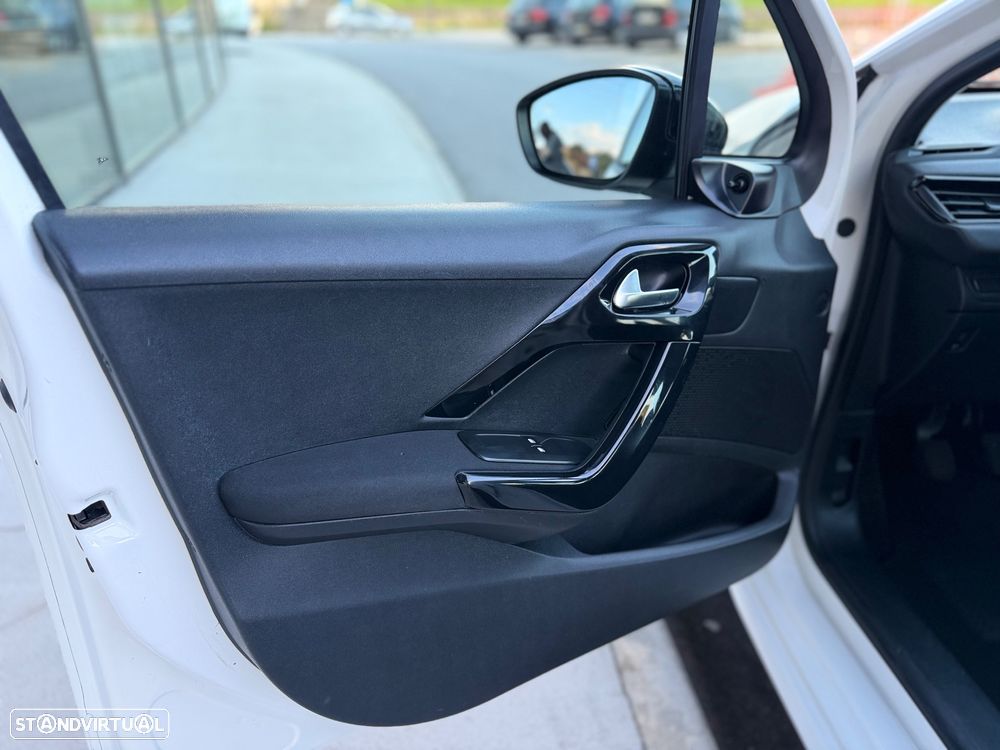 Peugeot 208 1.6 BlueHDi Style - 15
