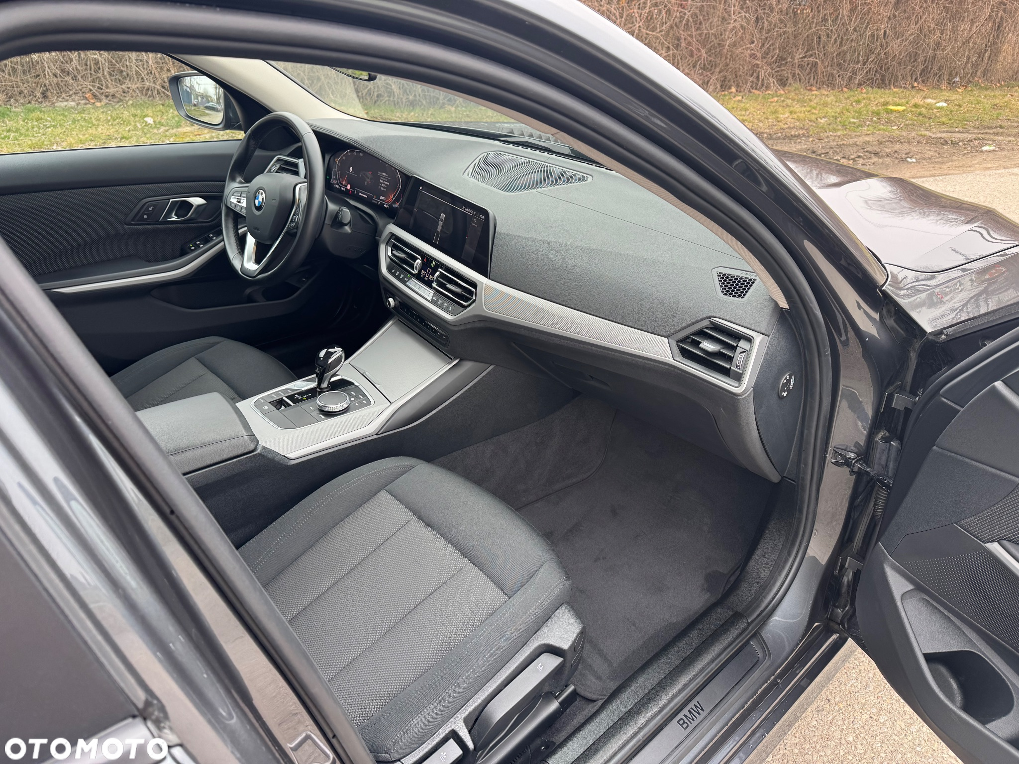BMW Seria 3 320d Touring xDrive - 29