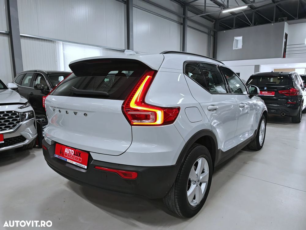 Volvo XC 40 T2 AT8 Momentum - 4