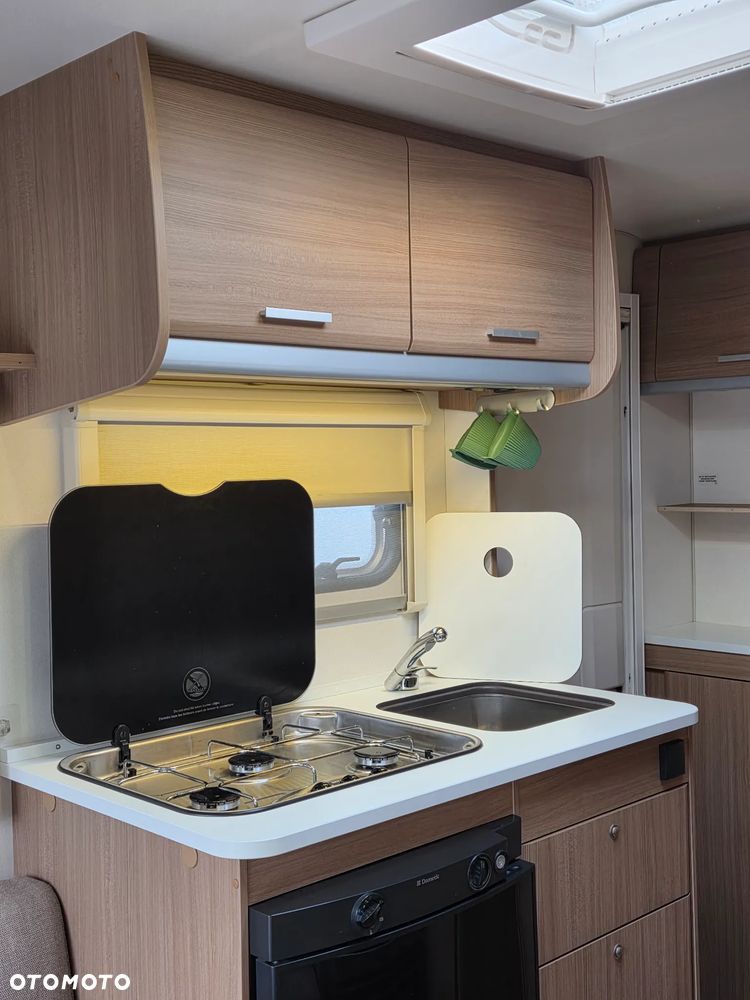 Adria Aviva 300dt - 18