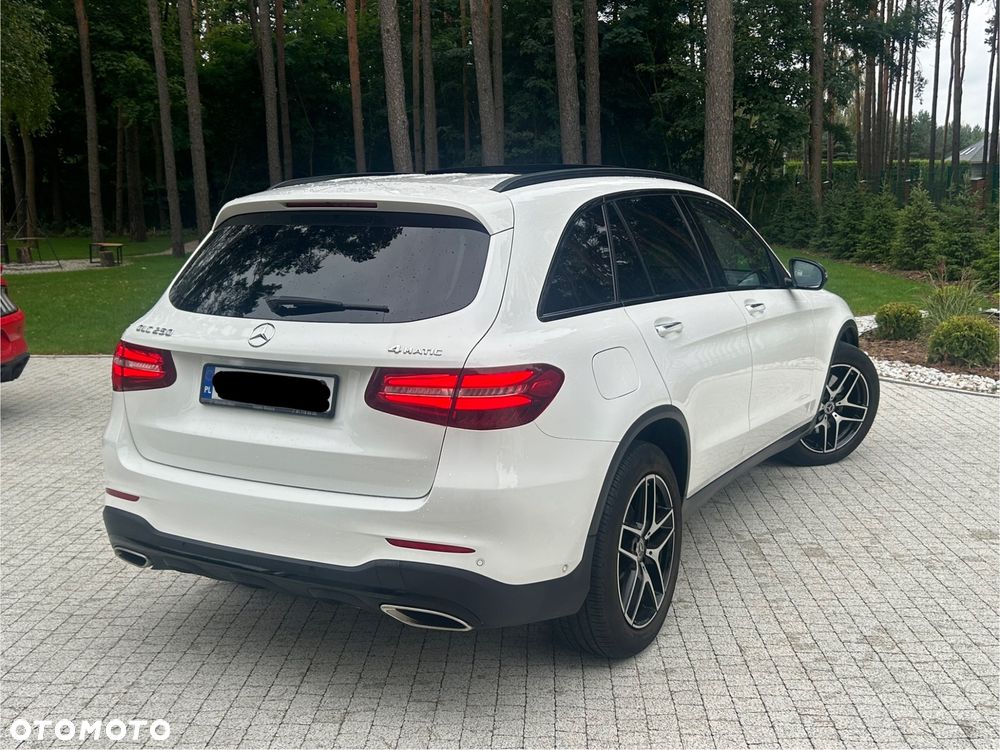 Mercedes-Benz GLC - 9