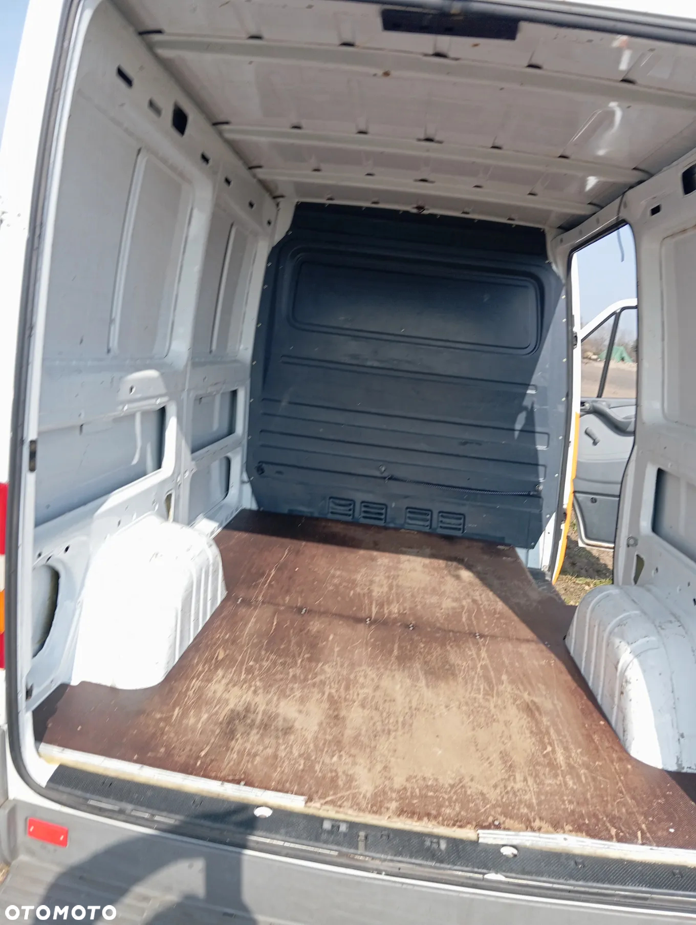 Mercedes-Benz Sprinter - 11