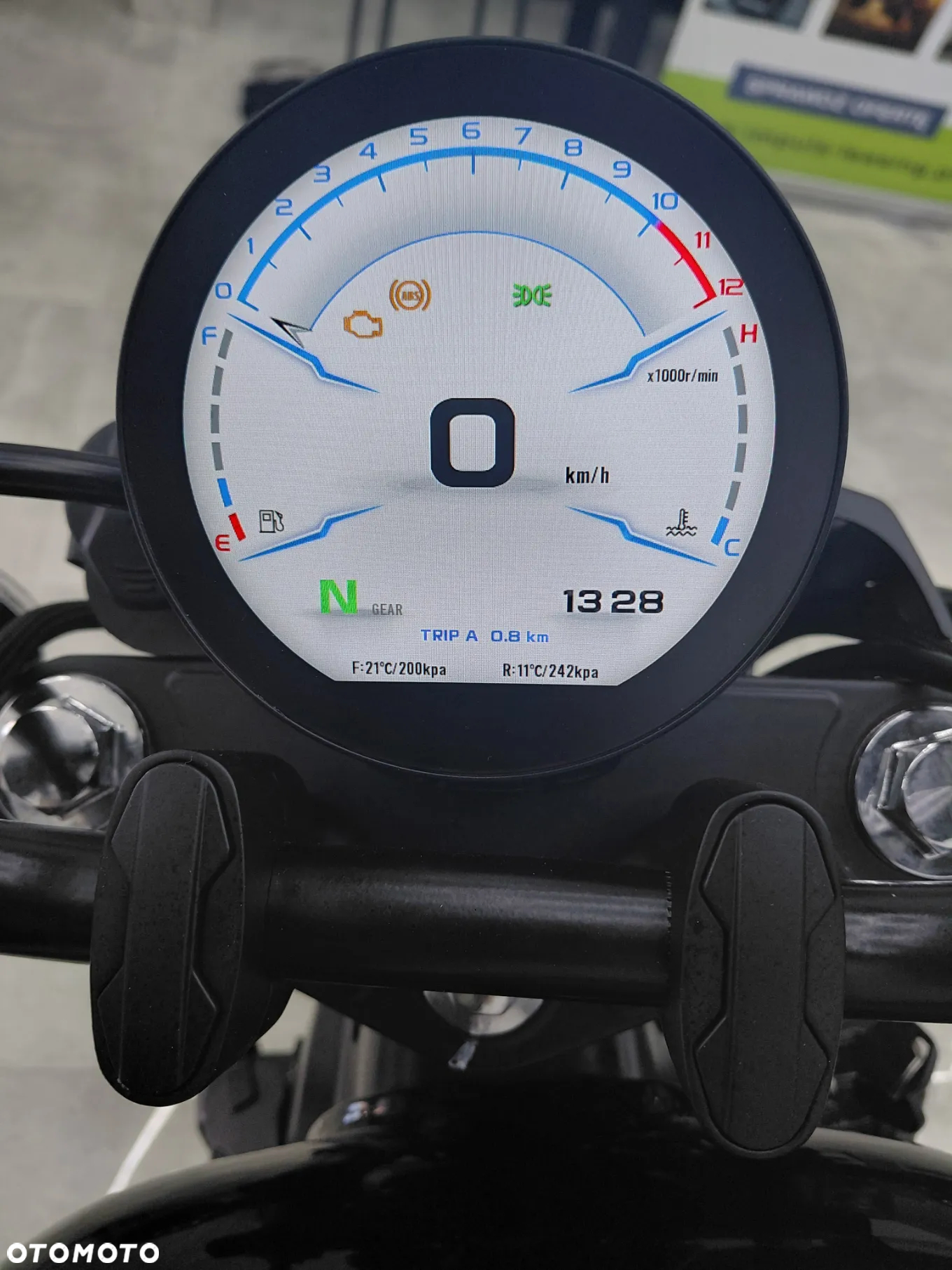 QJMOTOR SRV 125 - 11