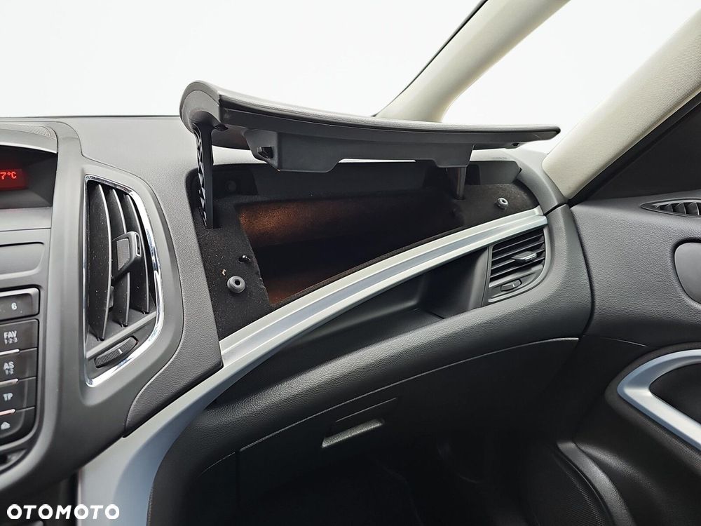 Opel Zafira - 27