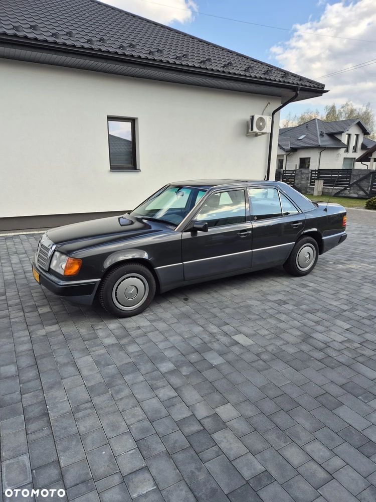 Mercedes-Benz W124 (1984-1993) - 29