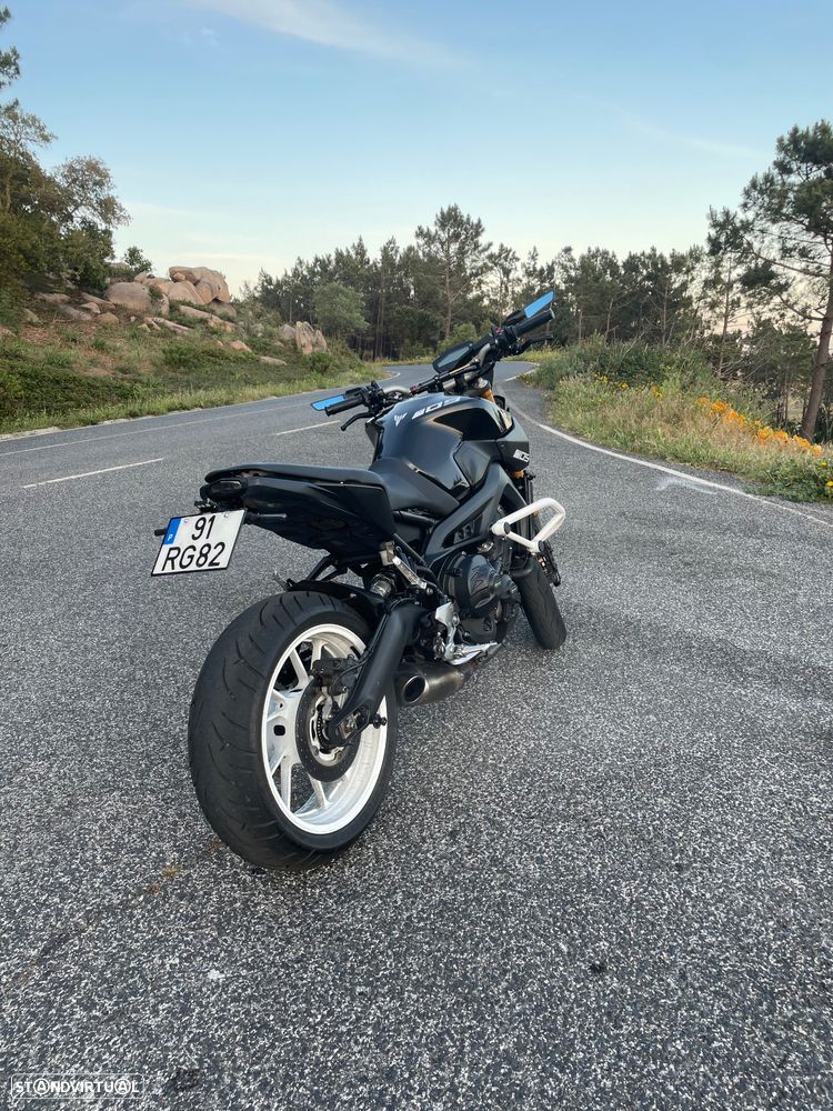 Yamaha MT-09 - 4