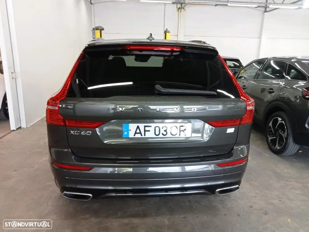 Volvo XC 60 2.0 T6 PHEV R-Design AWD - 6