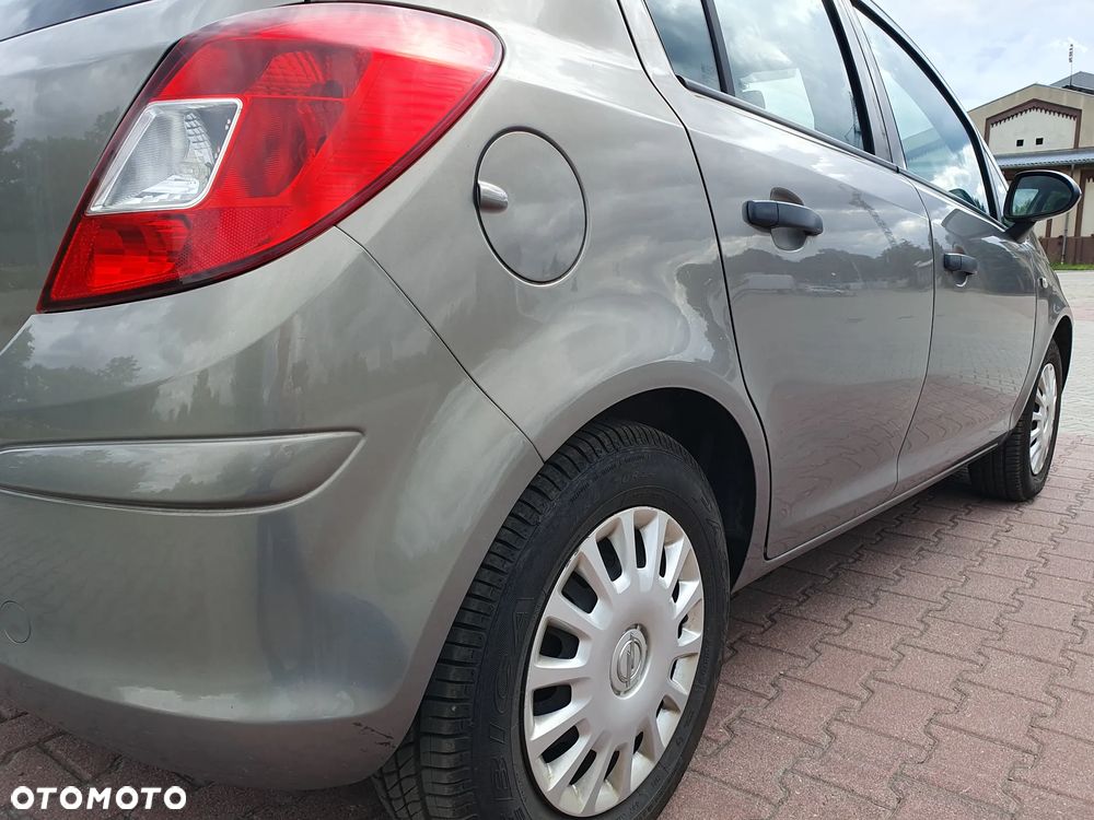Opel Corsa 1.2 16V Cosmo - 11