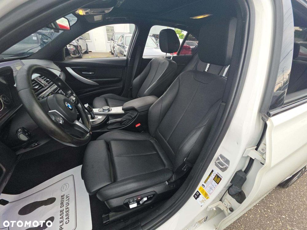 BMW Seria 3 330i xDrive M Sport - 6