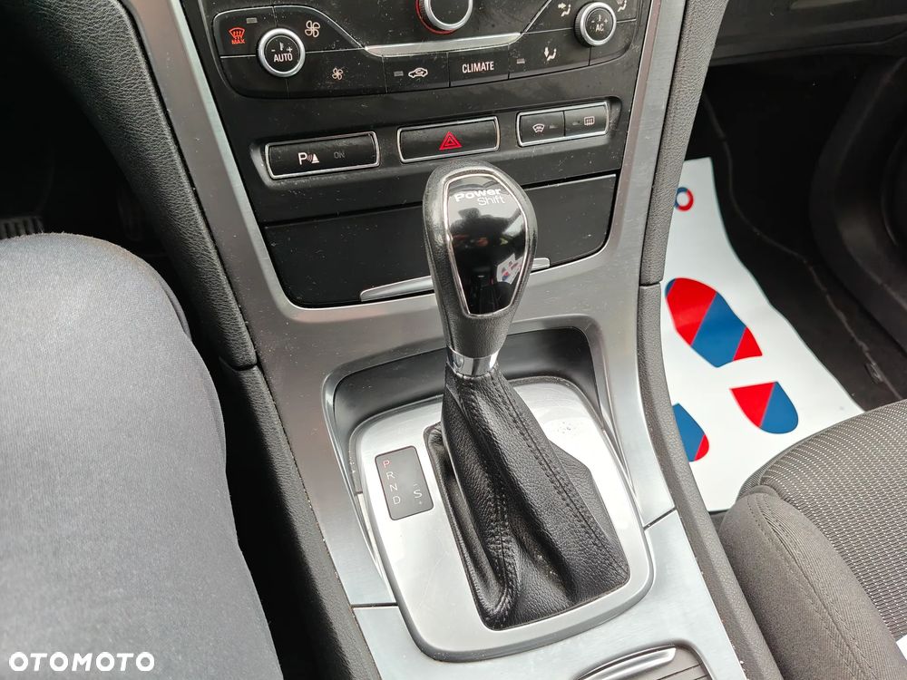 Ford Mondeo 2.0 T Ghia MPS6 - 26