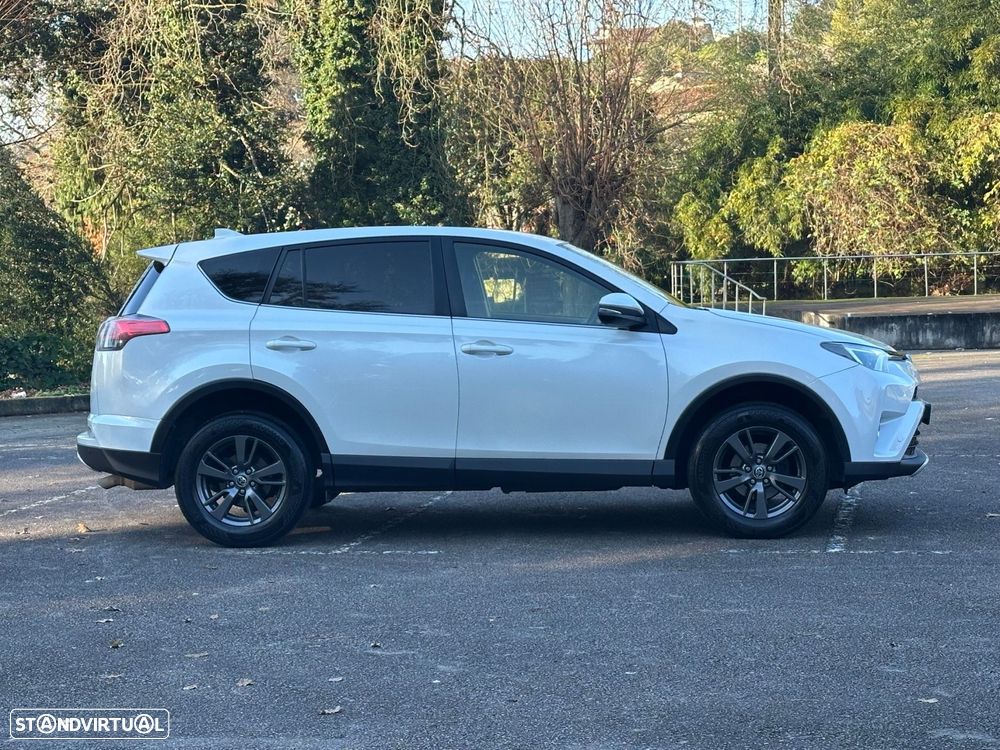 Toyota RAV4 2.0 D-4D Comfort - 22