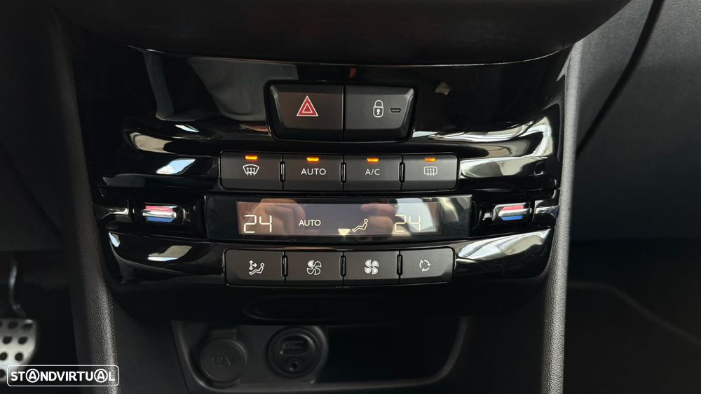 Peugeot 208 1.2 PureTech GT Line EAT6 - 21