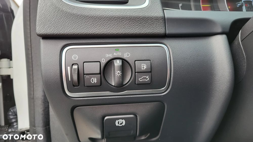 Volvo V60 D4 Drive-E Momentum - 14