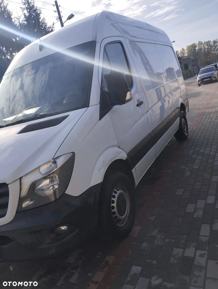 Mercedes-Benz Sprinter - 2