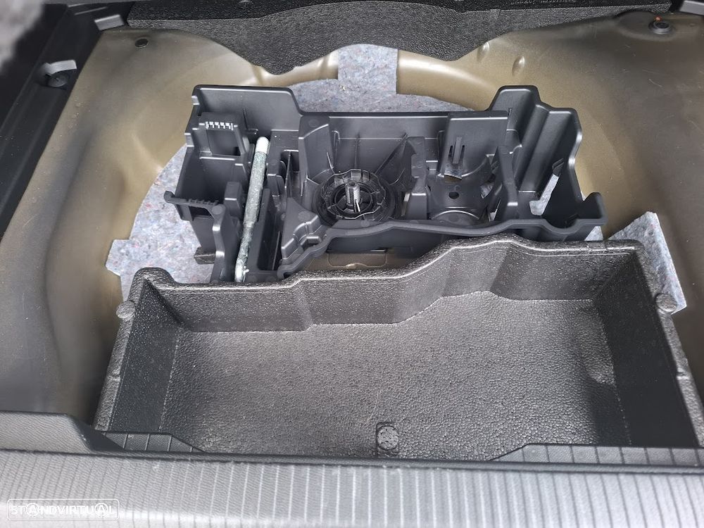 Peugeot 2008 1.2 PureTech GT Line - 48