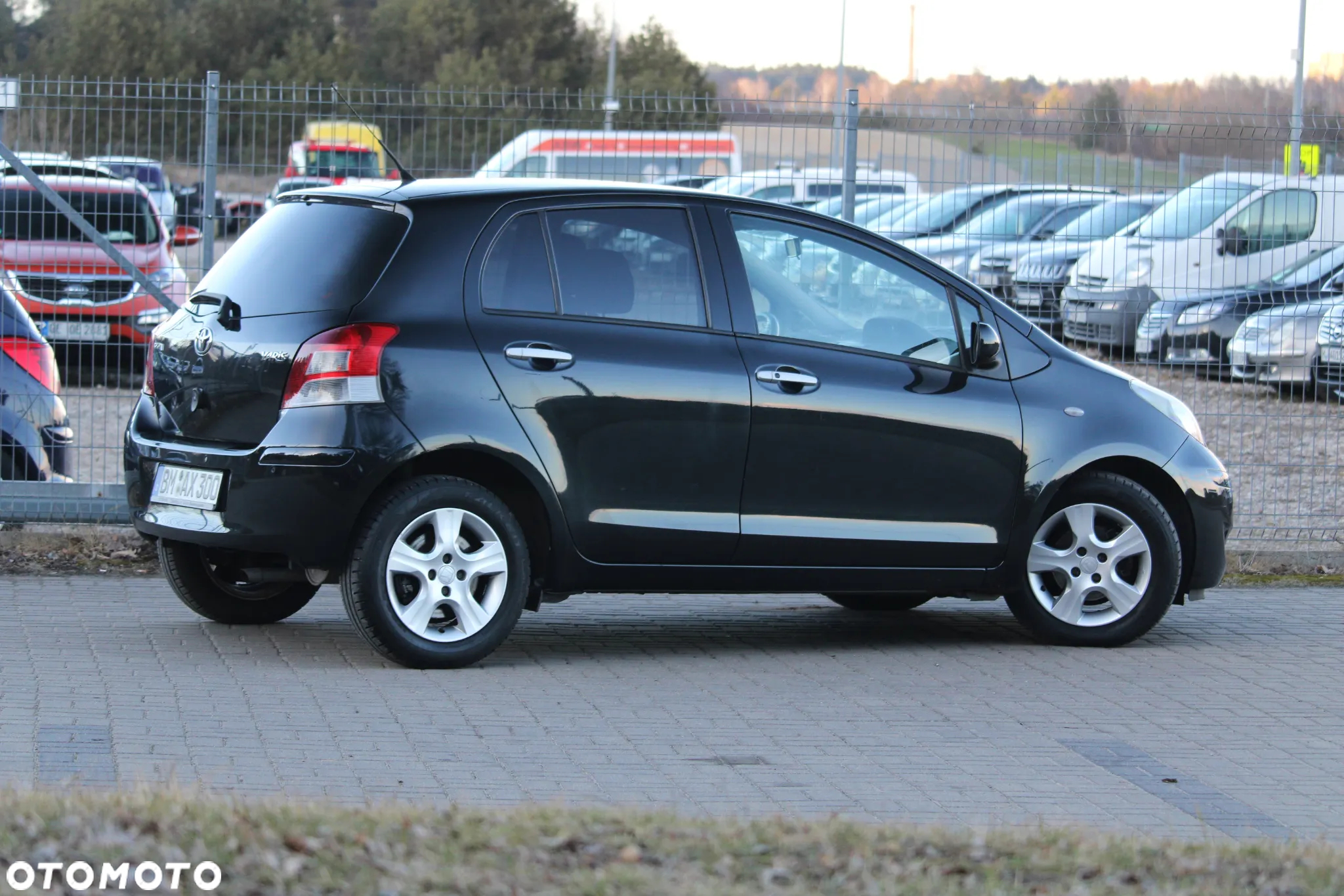 Toyota Yaris - 11