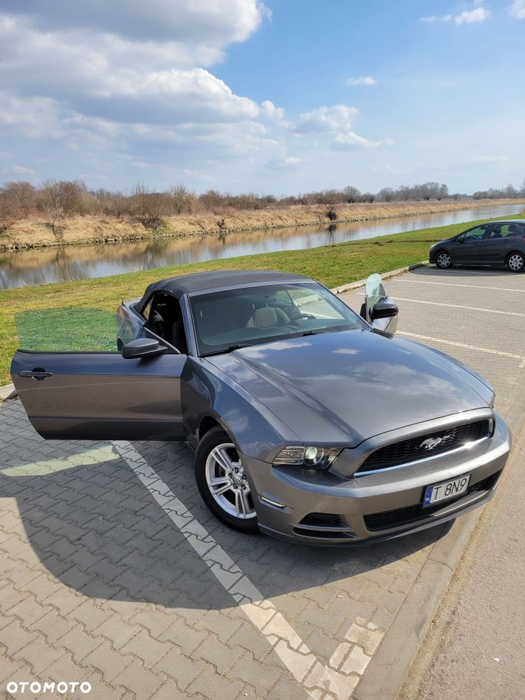 Ford Mustang - 4
