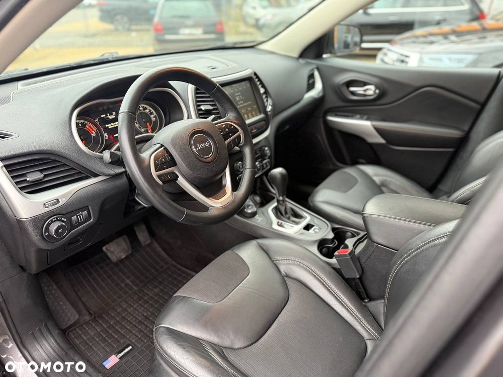 Jeep Cherokee - 14