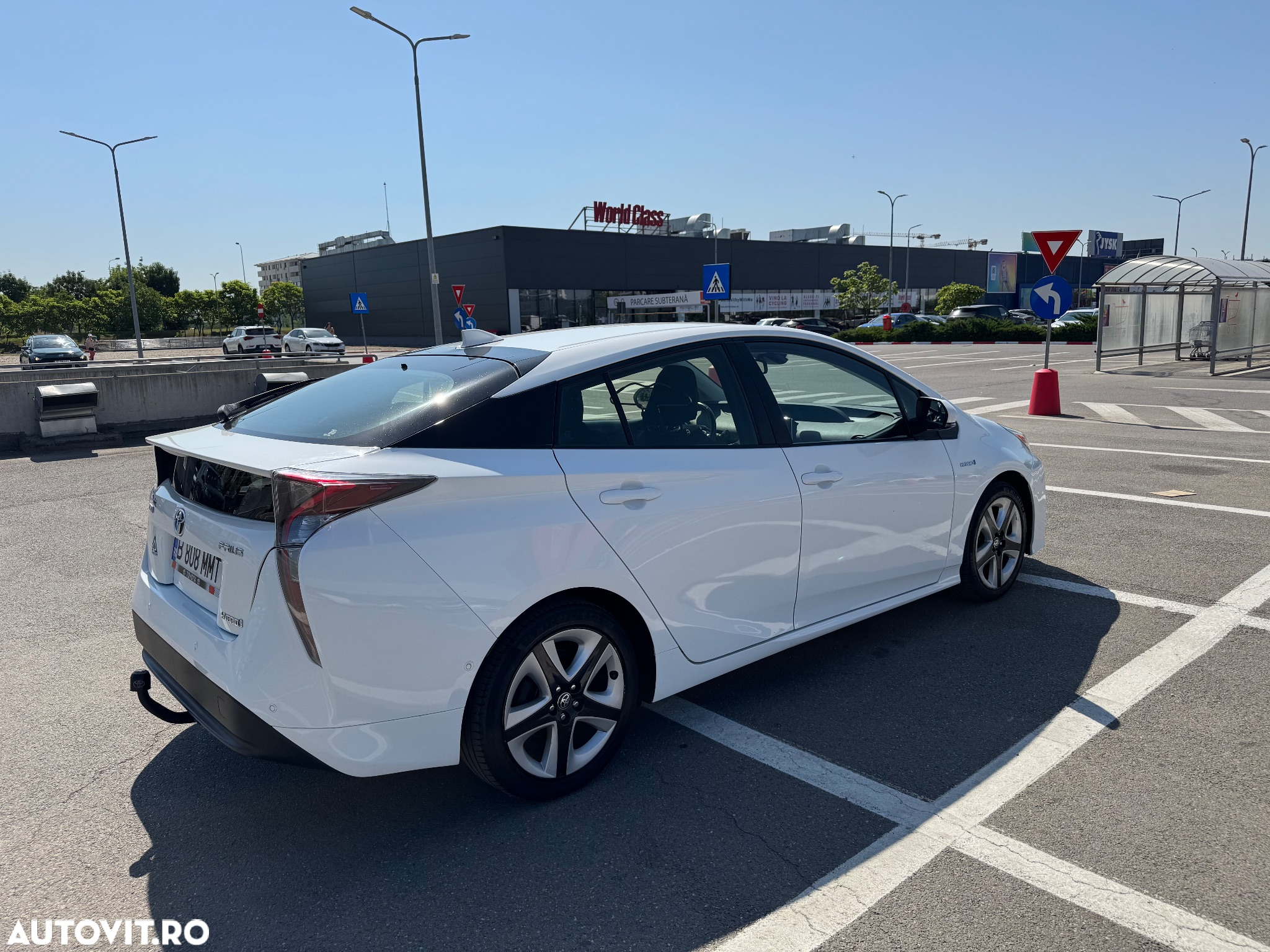 Toyota Prius (Hybrid) Executive - 4