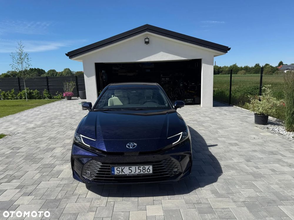 Toyota Camry 2.5 Hybrid Dynamic Force Executive e-CVT - 2