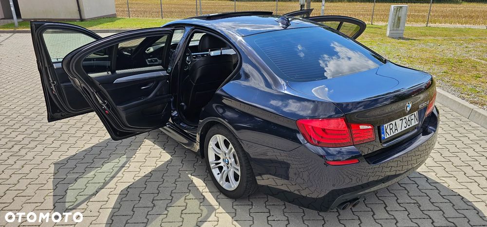BMW Seria 5 530d xDrive Sport-Aut - 11