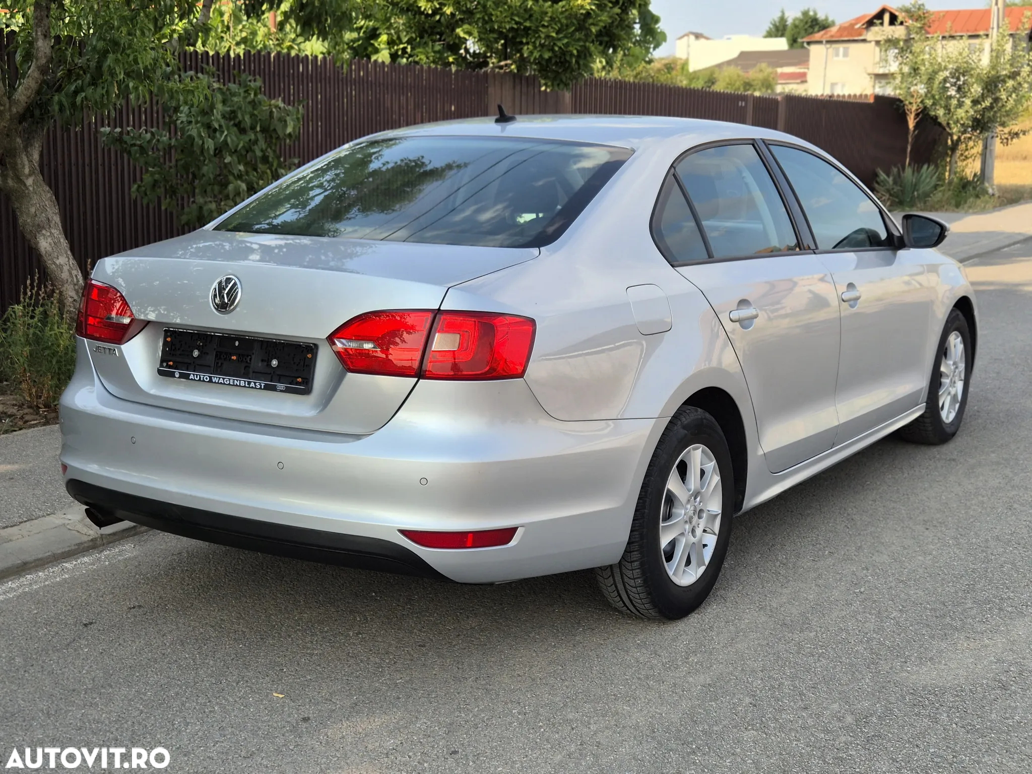 Volkswagen Jetta 1.2 TSI BlueMotion Technology Comfortline - 3