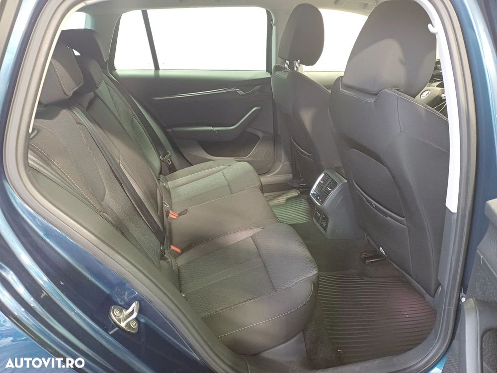 Skoda Octavia 2.0 TDI DSG Style - 28