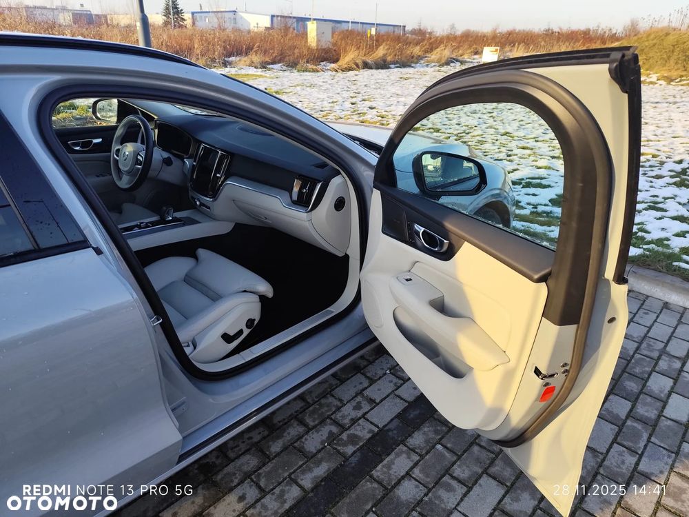 Volvo V60 B4 B Plus Dark - 9