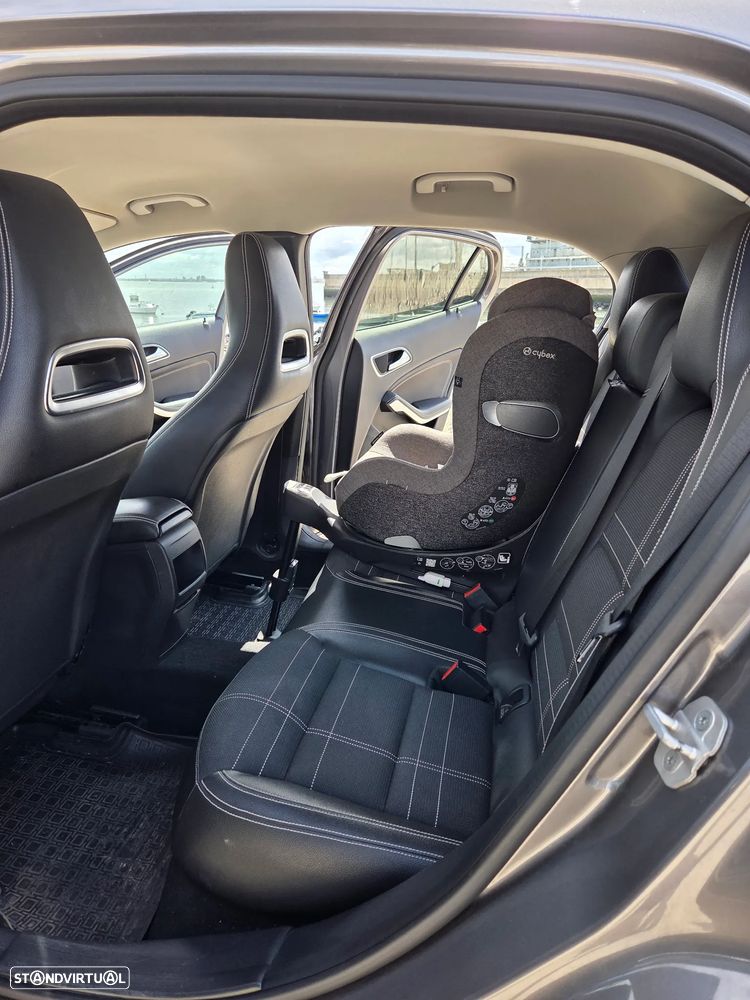 Mercedes-Benz GLA 180 CDI Urban - 17