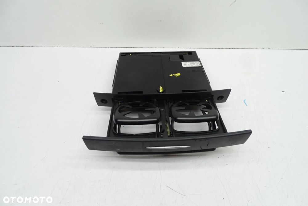 Mercedes R171 Uchwyt Na Kubki AMercedes R171 Uchwyt Na Kubki A1716800214 - 1