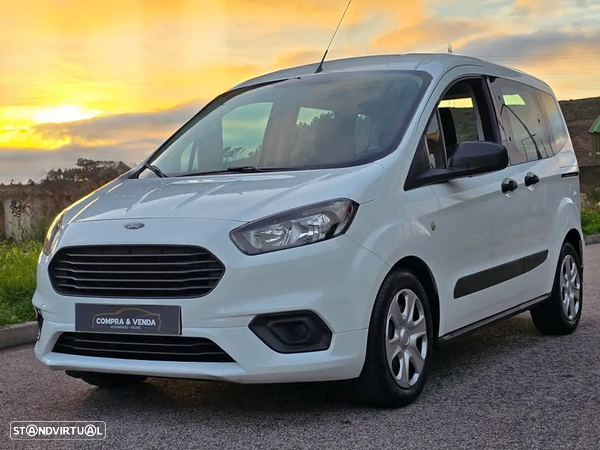 Ford Tourneo Courier 1.5 TDCi Titanium