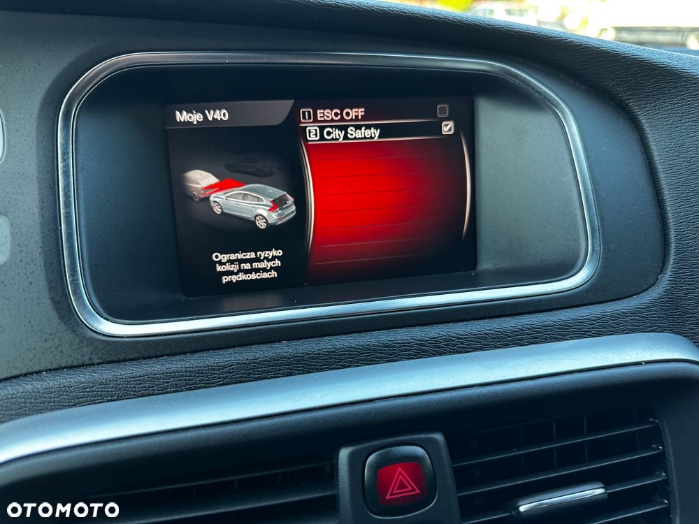 Volvo V40 D3 Geartronic RDesign - 35