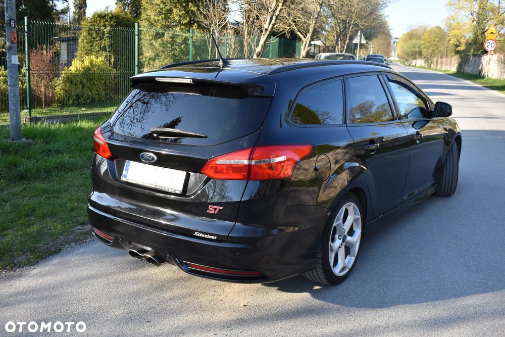 Ford Focus 2.0 EcoBoost ST mit Leder-Sport-Paket - 19