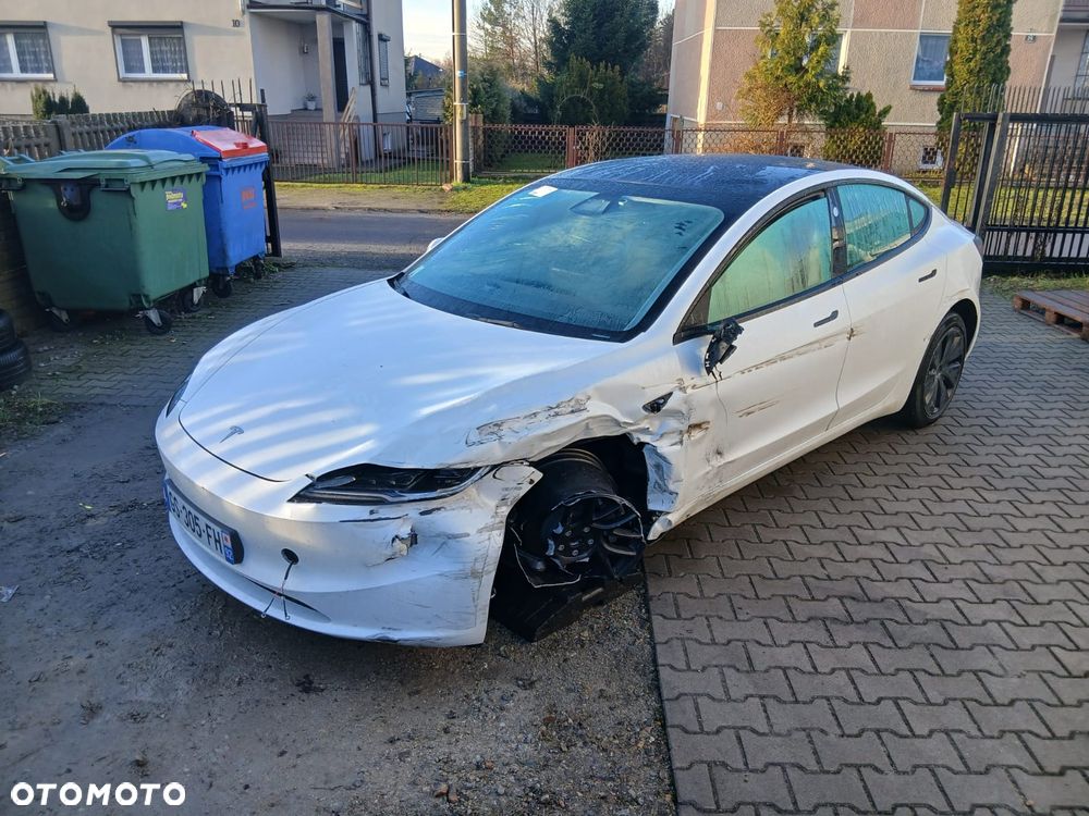 Tesla Model 3 RWD - 14