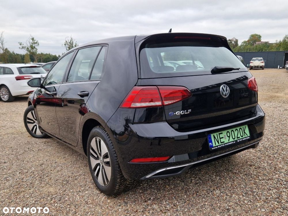 Volkswagen Golf - 24