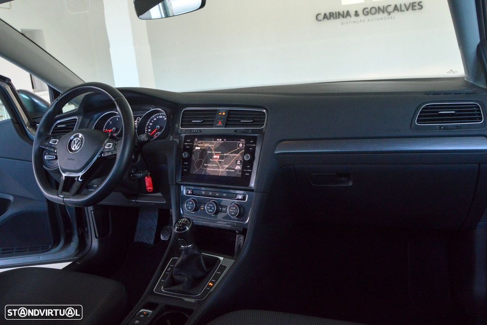 VW Golf 1.6 TDI Confortline - 8