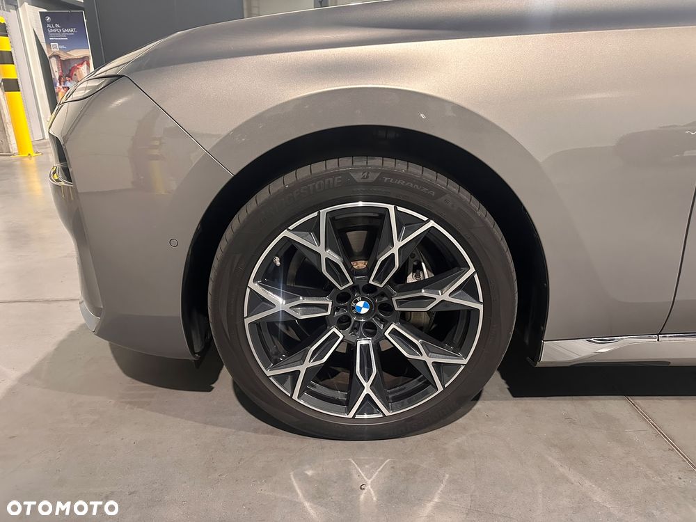 BMW Seria 7 730d xDrive mHEV - 9